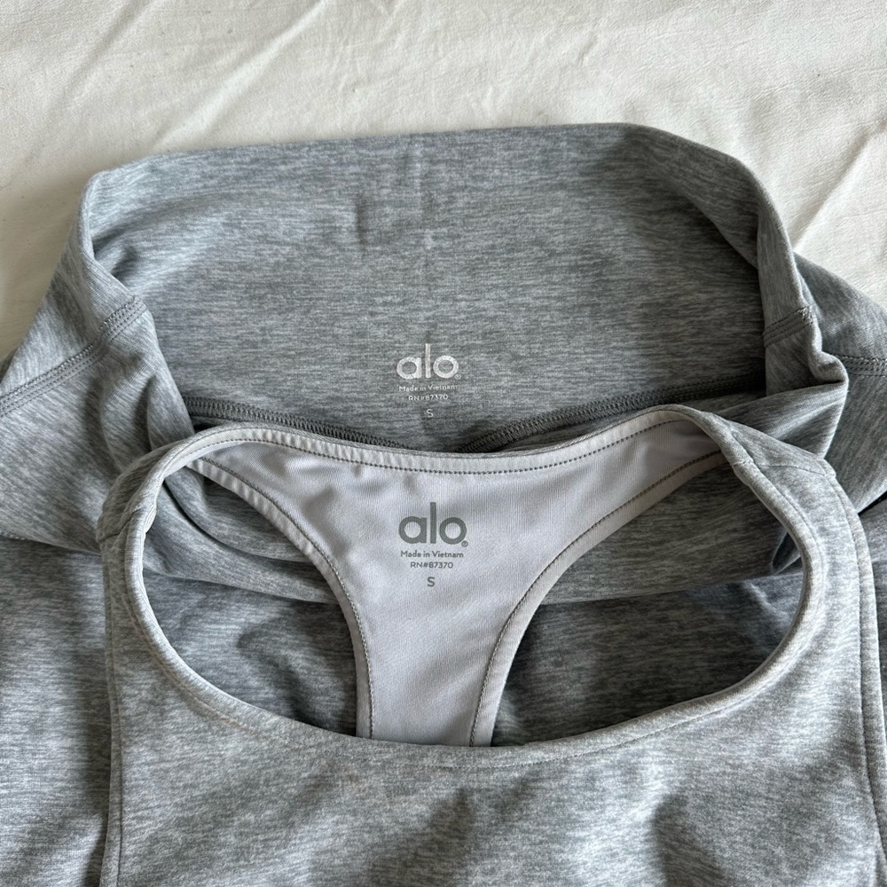 Alo Yoga Leggings - Picture 4 of 4